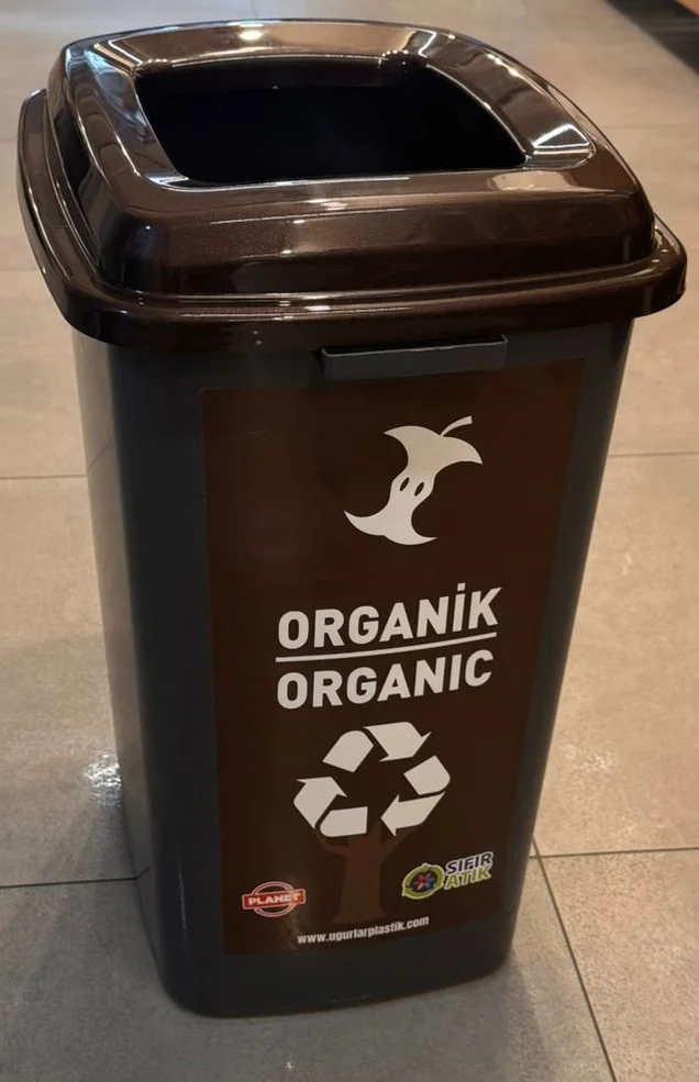 GERİ DÖNÜŞÜM KUTUSU