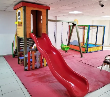 İÇ MEKAN AHŞAP OYUN PARKI